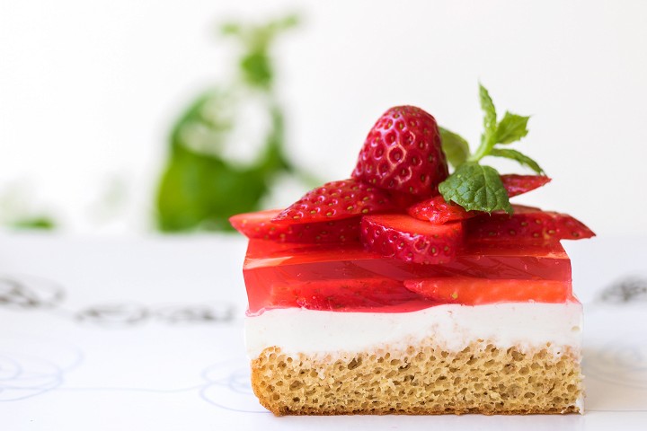 Strawberry curd squares